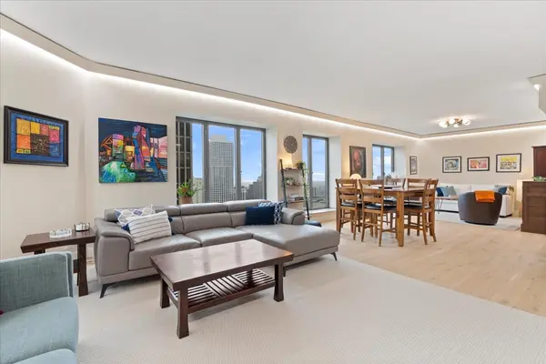 950 N Michigan AVE #2804, Chicago, IL 60611