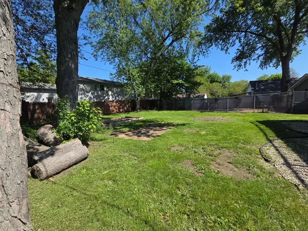 1517 Meadowbrook DR, Round Lake Beach, IL 60073