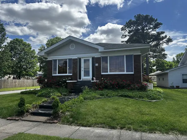302 W 6th ST, Benton, IL 62812