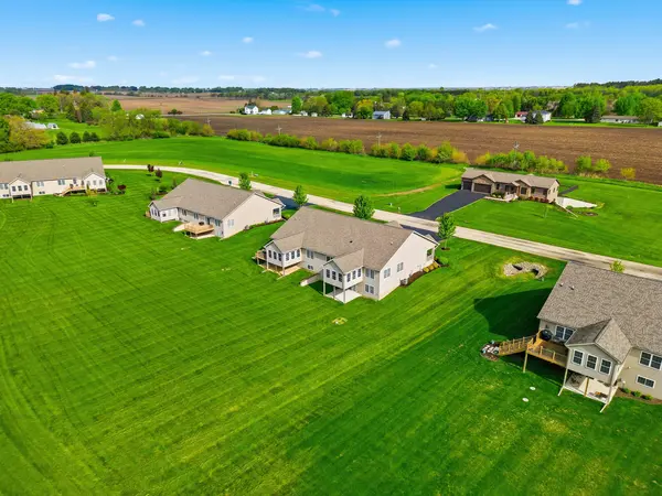 723 Yingling DR, Dixon, IL 61021