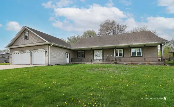 600 Meadow LN,  Winthrop Harbor,  IL 60096