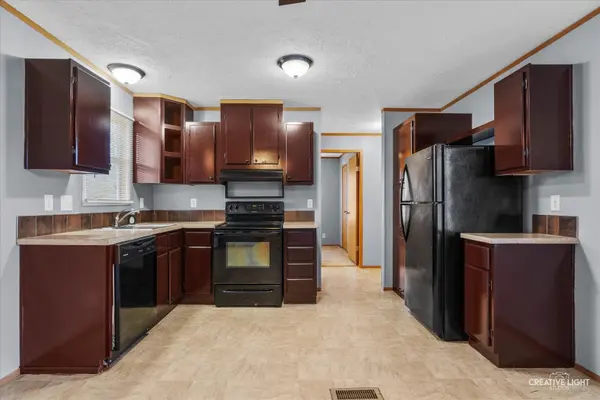 1101 Richard RD, Elgin, IL 60123