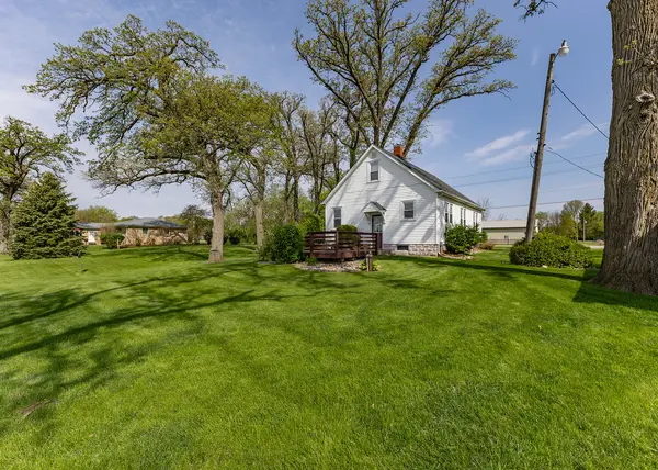8367 Wolf RD, Colona, IL 61241