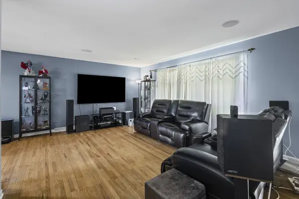 1035 E Plate DR, Palatine, IL 60074