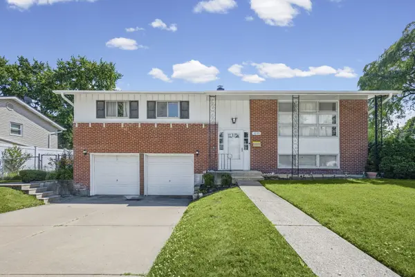 1035 E Plate DR, Palatine, IL 60074