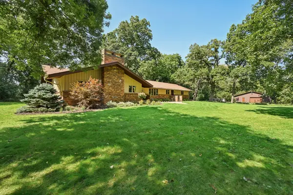 2312 Murray RD, Woodstock, IL 60098