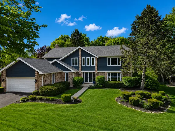 250 Covington DR, Barrington, IL 60010