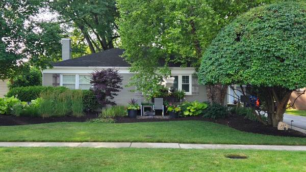 737 Deerpath DR, Deerfield, IL 60015