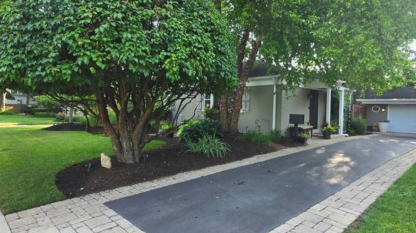 737 Deerpath DR, Deerfield, IL 60015
