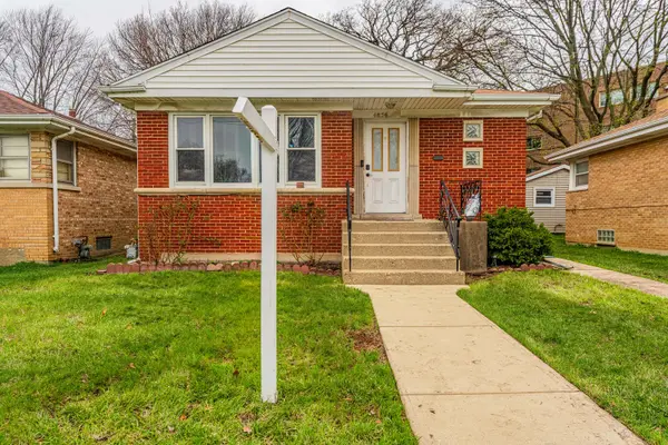 4856 Howard ST, Skokie, IL 60077