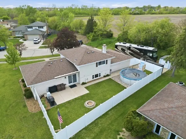 549 Willow LN, Beecher, IL 60401