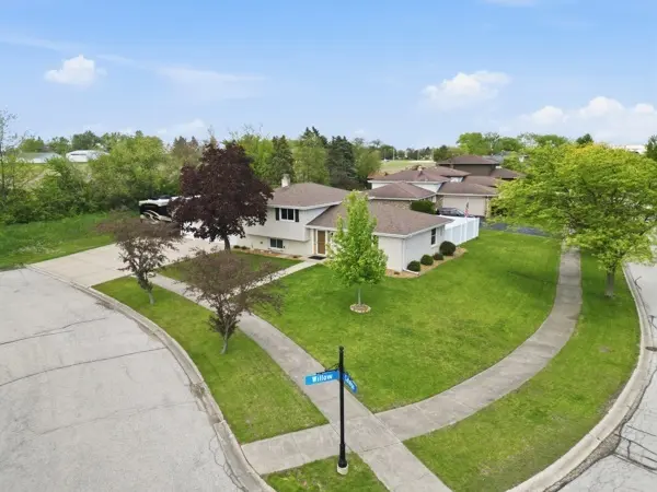 549 Willow LN, Beecher, IL 60401