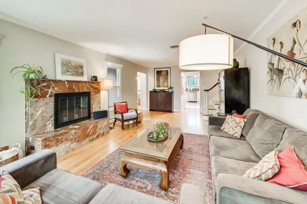 8922 Ewing AVE, Evanston, IL 60203