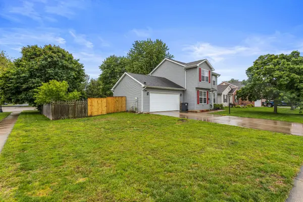 301 Windstone DR, Tolono, IL 61880