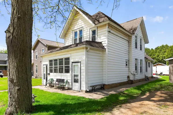 220 E Lincoln AVE, Belvidere, IL 61008