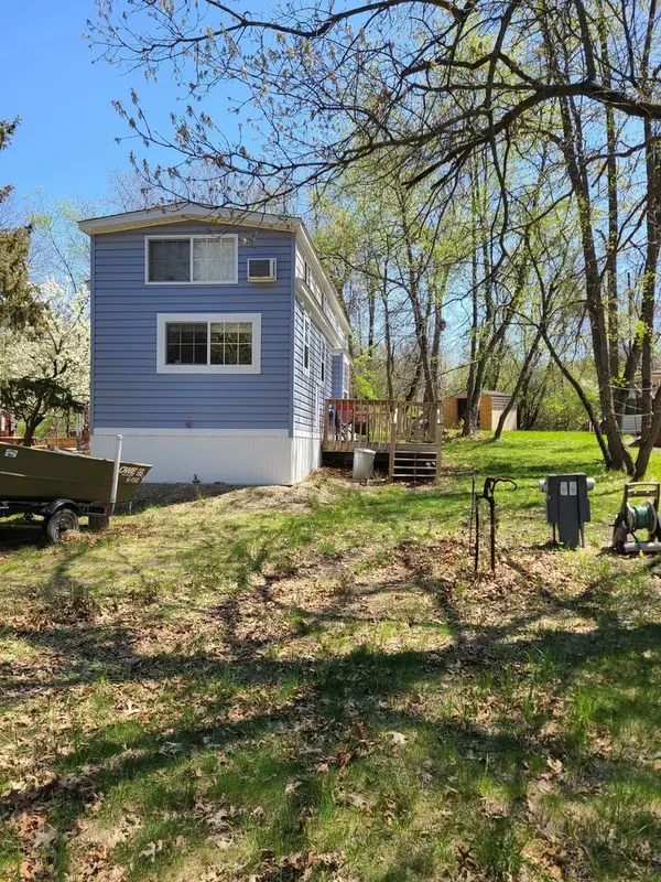 21/80 Woodhaven, Sublette, IL 61367