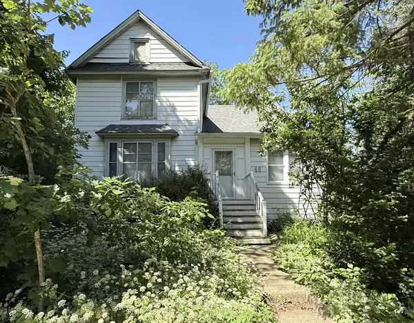 40 E Hattendorf AVE, Roselle, IL 60172