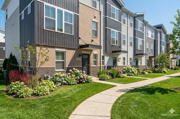 4203 Calder LN, Aurora, IL 60504