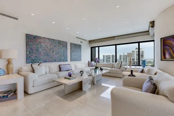 1501 N STATE Pkwy #23F, Chicago, IL 60610