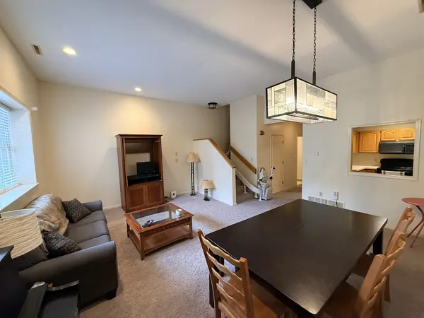 1104 Kimberly RD #602, Bettendorf, IA 52722