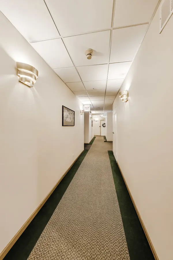 115 N Clifton AVE #101, Park Ridge, IL 60068