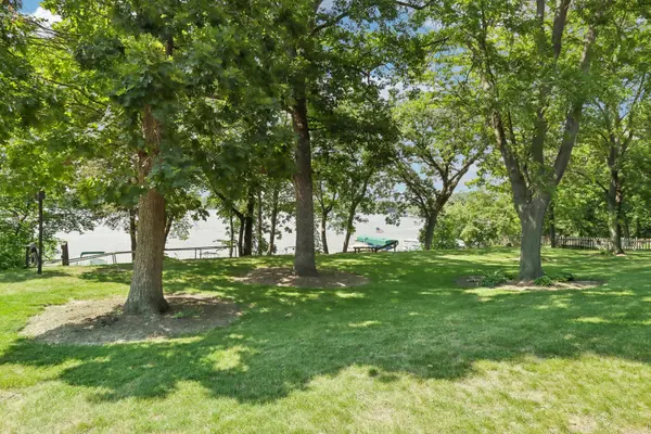 6930 238th AVE #6, Paddock Lake, WI 53168
