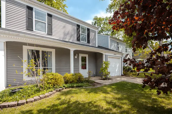 29W440 Candlewood LN, Warrenville, IL 60555