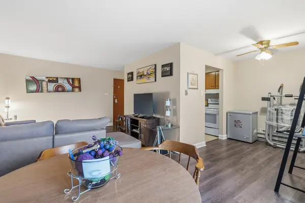 9725 S Keeler AVE #6-209, Oak Lawn, IL 60453