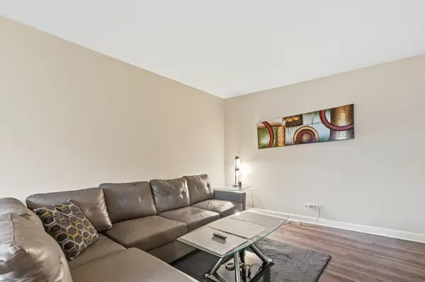 9725 S Keeler AVE #6-209, Oak Lawn, IL 60453