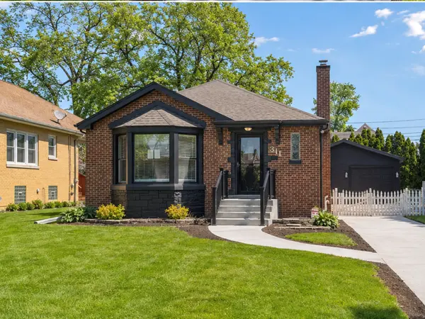 311 N Home AVE, Park Ridge, IL 60068