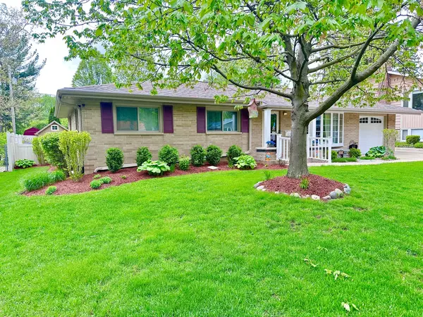 1323 Park DR, Montgomery, IL 60538