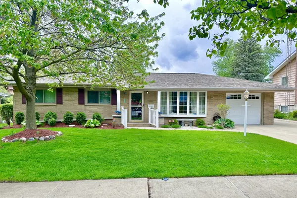 1323 Park DR,  Montgomery,  IL 60538