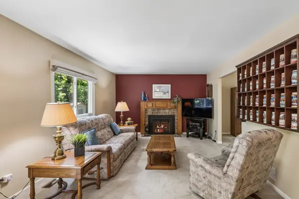 2079 Lawson BLVD, Gurnee, IL 60031