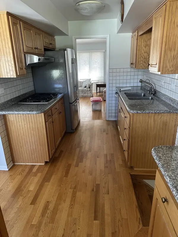 8154 W Lyons ST, Niles, IL 60714