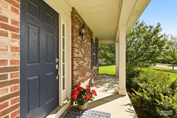 775 Kentshire DR, Yorkville, IL 60560