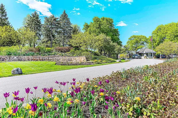 744 OLD BARN RD #A, Lake Barrington, IL 60010