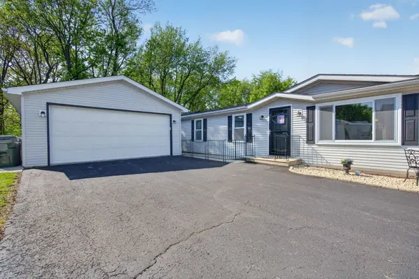 22533 S Woodside DR, Channahon, IL 60410