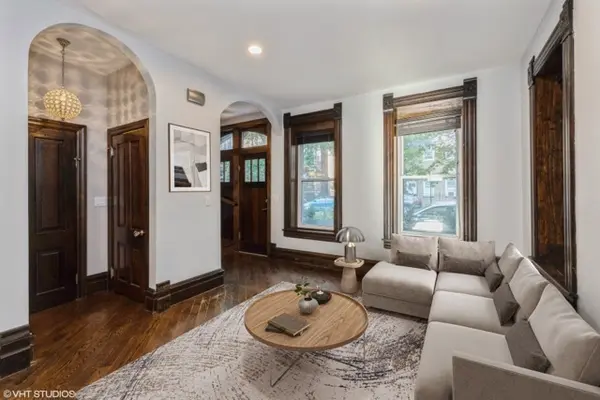 852 N Hermitage AVE, Chicago, IL 60622