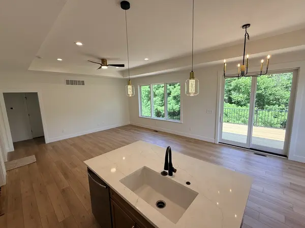 3406 Covington DR, Davenport, IA 52806