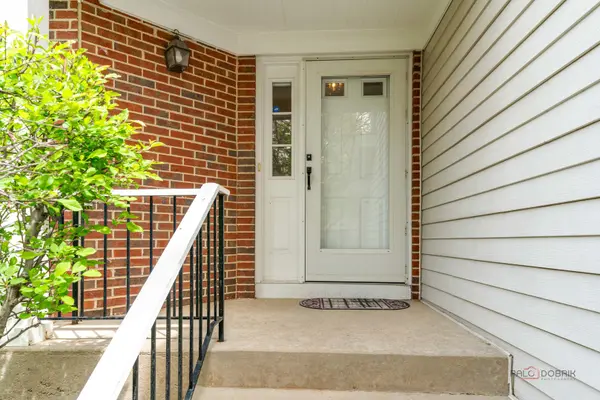 130 Newfield CT, Buffalo Grove, IL 60089