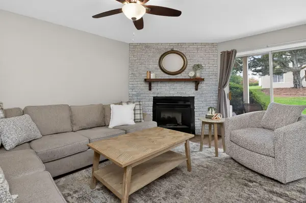 7040 Remington CT #101, Woodridge, IL 60517