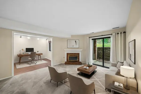 1863 Portsmouth DR #11-4B, Lisle, IL 60532