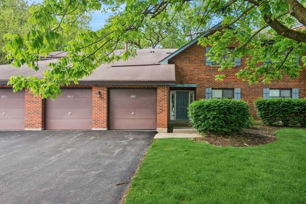 1863 Portsmouth DR #11-4B, Lisle, IL 60532