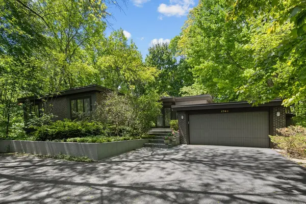 1762 Linden AVE, Highland Park, IL 60035