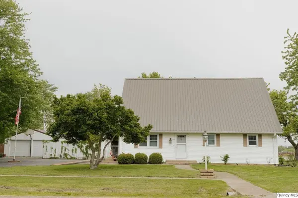 100 Adams, Coatsburg, IL 62325