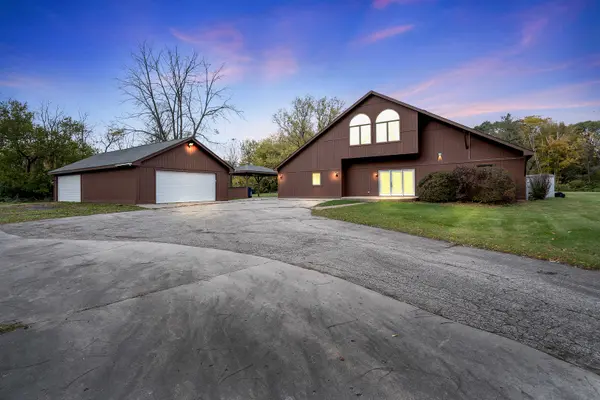 27514 N Forest Garden RD, Wauconda, IL 60084