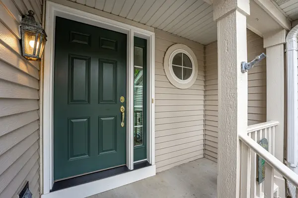 33 Stonegate LN, Streamwood, IL 60107