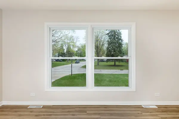 348 Seminole LN, Carol Stream, IL 60188