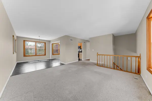 217 Atlantic DR, Vernon Hills, IL 60061