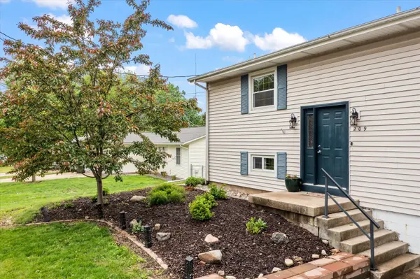 209 N Jefferson ST, Mahomet, IL 61853
